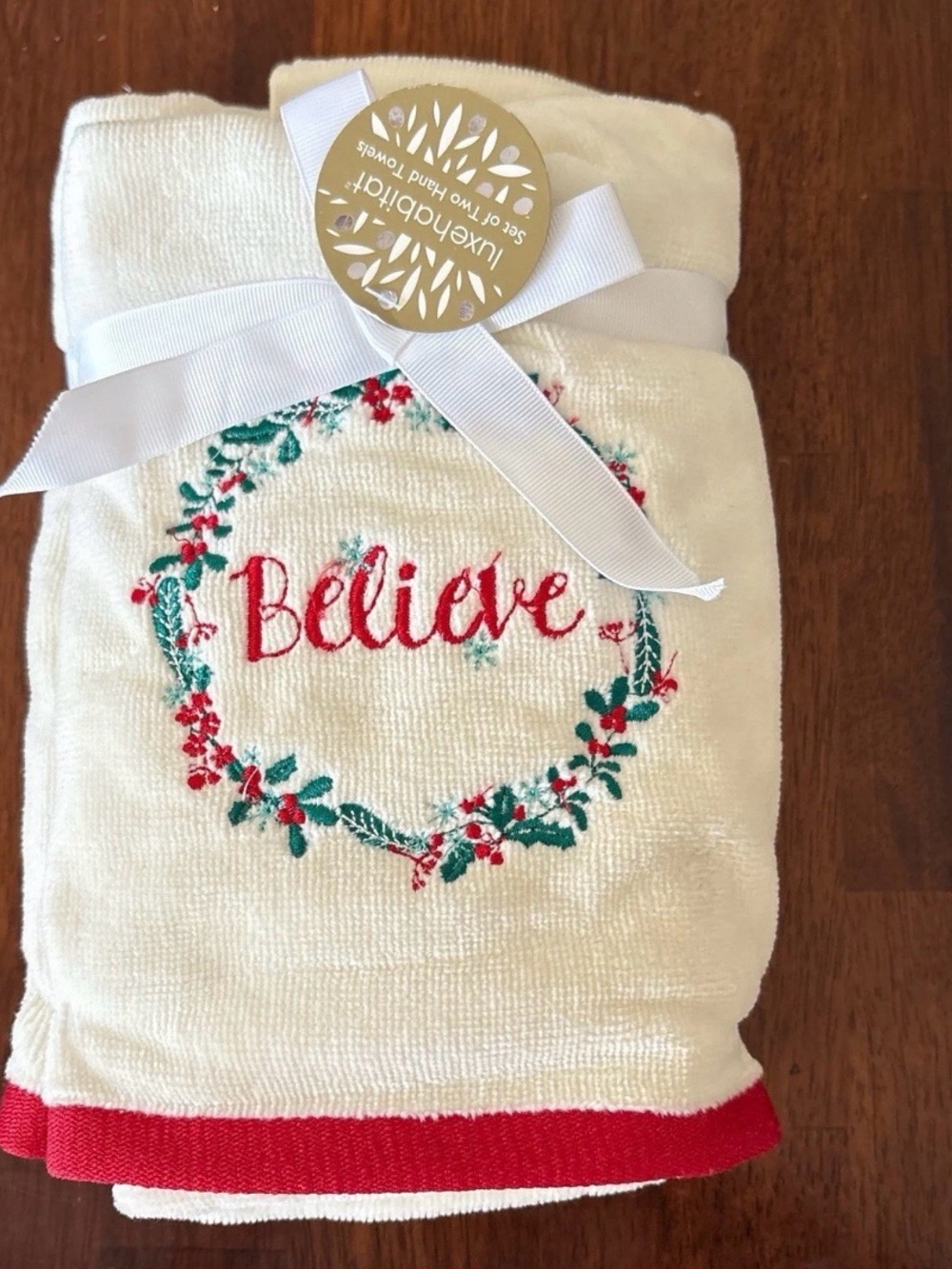 Luxehabitat Christmas Believe Embroidered Hand Towels Set of 2 Decorative Wreath